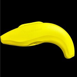 Tupperware Yellow Banana Keeper